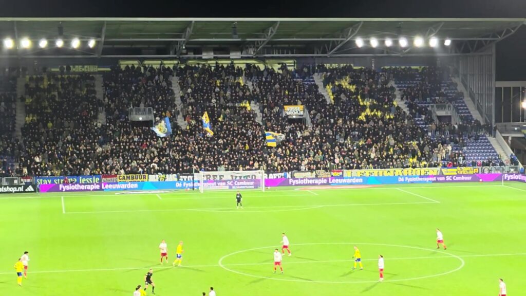 Supporters van Cambuur bij een eerdere wedstrijd in het Kooi Stadion